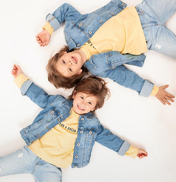 kids-laying-on-floor kids-laying-on-floor